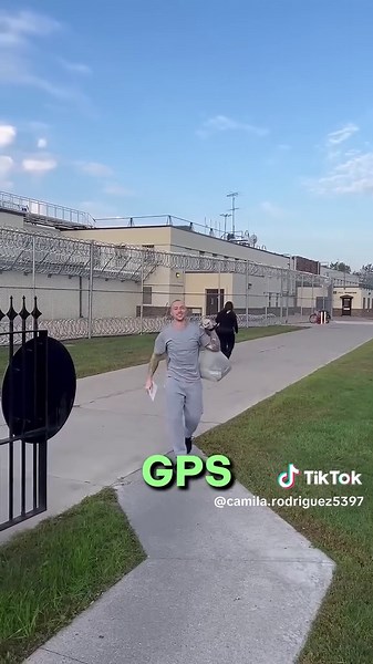 Hombre sale de prisión con GPS: Lo que sucede