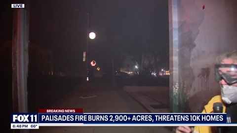 Power line sparks fly during Pacific Palisades fire