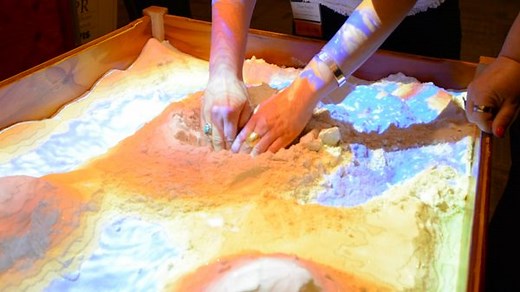 This Interactive Sandbox Allows Users to Make Topographical Maps in Real-Time