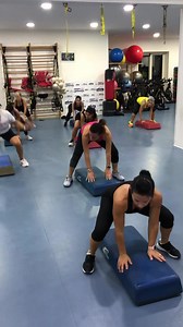 31K views · 550 reactions | functional step si compone di esercizi aerobici e di un. mix di movimenti funzionali, in modo da allenare sia il. distretto superiore che quello inferiore del corpo Stepdance #stepfitness# ##abs #musc #healtyeating #modeling #teamshape #sport #weightlifting #girlwholift #gymfitness ##fitgirl #muscu #workout #vibes #wellnes #ifbb #gymspiration #gymtimeWhen #fitness #fitnessfamily# | Dance Ginnastica Fit | Facebook