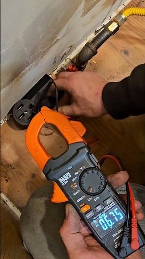 How to use a multimeter to measure a 240 volt outlet