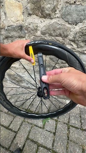 Cyclists, How Remove a Tyre From a Bike Wheel 🛞