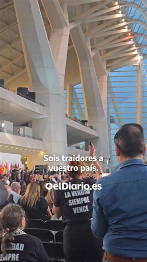 368K views · 2.8K reactions | ÚLTIMA HORA | Gritos de "asesino" y "traidor" a la entrada de Mazón en el funeral por las víctimas de la dana https://eldiario.es/comunitat-valenciana/valencia/tension-funeral-victimas-dana-mazon-recibido-grito-asesino_1_12723858.html | elDiario.es | Facebook