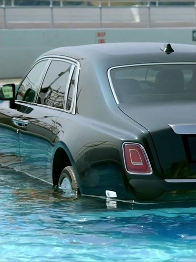 Rolls-Royce Phantom at Tinside Lido: A Stunning Display of Ultimate Luxury