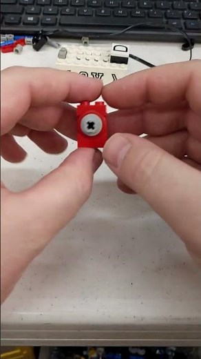Lego 9v Micro Motor in 60 seconds