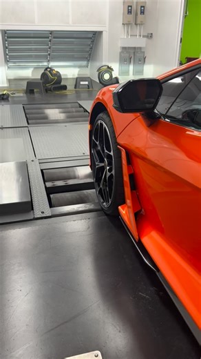 15K views · 19K reactions | The VF-POWER CELL was designed to Dyno test high power Supercars in a consistent environment. With 60,000 cubic feet per minute of airflow, this air in this sealed chamber is refreshed every 5 seconds. Fresh oxygen is provided for the engine while it is driven to redline on the dynamometer #revuelto #lamborghinirevuelto #lamborghinirevuelto #supercar | VF Engineering | Facebook