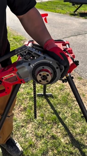 Lightest Cordless Threader. M18 FUEL™ Compact Pipe Threader w/ ONE-KEY™ w/ 1/2" - 1-1/4" Compact NPT Forged Aluminum Die Heads. Video Credit: @kencoplumbingnh | Milwaukee Tool