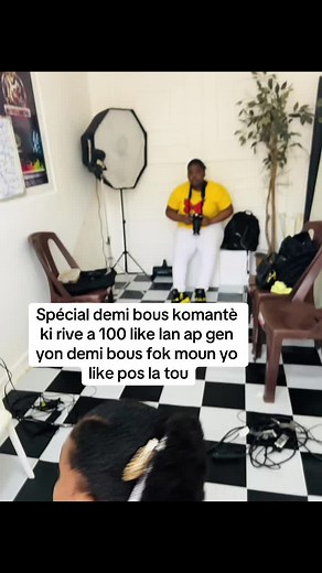 Spécial demi bous komantè ki rive a 100 like lan ap gen yon demi bous NB fok moun yo like pos la tou #professional photographer photographer studio photographer couple camera photographer photographer job photographer photoshoot photographer tiktok photo image