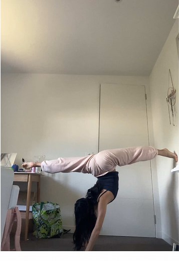 Mastering the Full Splits: Dance Trends Explained