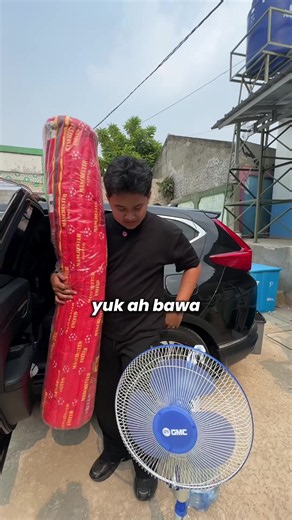 Sesekali Nyenengin Mantan Bos Ello MG - Kenapa Ello Ngontrak?