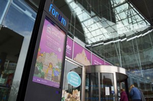 Outdoor Digital Signage | Outdoor Screens