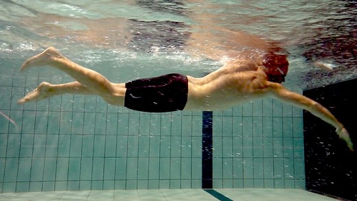 Kraulen lernen: Anleitung in 4 einfachen Schritten - FITBOOK