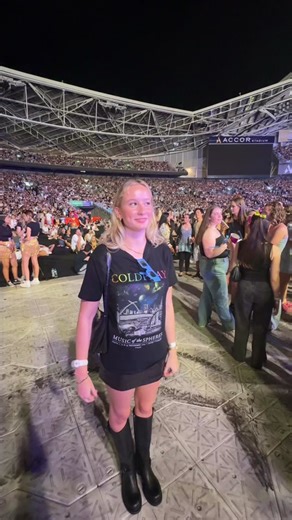 Coldplay Concert featuring One Direction Song | Sydney 2024 Merchandise