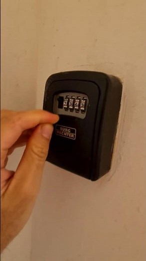 How to use a Lock Box? (Key, 4 Digits, Combination, Mechanical) #accommodation #travel #apartment