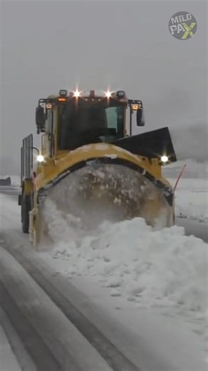Milopax on Instagram: "How’s This Machine Ideal for Airport Snow Removal? ❄️✈️🚜 Meet the Wausau B-A-B High-Speed Runway Snow Blower — a machine built for one mission: clear runways fast when every second matters. With a massive 82-inch fan, this beast can blast through snow at speeds of up to 30 mph, moving an astonishing 7,500+ tons of snow per hour. That kind of performance is critical at airports, where delays, visibility, and safety all depend on keeping runways clear — immediately. 🌀 Huge