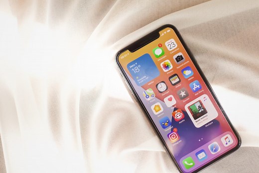 Does iPhone Alarm Stop by Itself? | Decortweaks