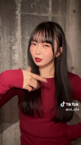 ダンダダン お話解説と振り付け | リリカ🥝とポールのタッグ