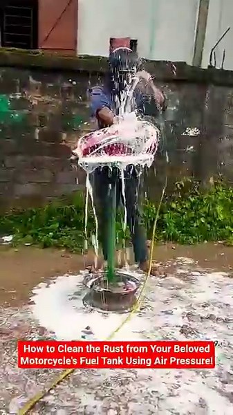 How to Clean the Rust from Your Beloved Motorcycle's Fuel Tank Using Air Pressure! #rustcleaning