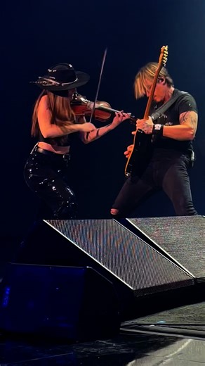 Maggie Baugh on Instagram: "Let’s do this again☺️落 See yall in Chicago TOMORROW #keithurban #keithurbanconcert #keithurbanguitar #fiddleplayer #musician #touring"