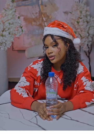 Participe à notre jeu-concours et tente de remporter : 1er lot: 1000$,2eme lot: 300$ ,3ème lot: 100 packs Eden 💦🧊💧 Pour participer : -fais tourner la bouteille en l’air pour qu’elle retombe sur sa base comme moi sur la vidéo -poste la vidéo sur ton compte tiktok -Tague les comptes @rrtchulo et @edenrdc -Utilise le Hashtag #flipedenchallenge Les gagnants seront tirés au sort parmi les vidéos ayant généré le plus de vues ou de commentaires ! Fais preuve de créativité et partage un max. Htag : #