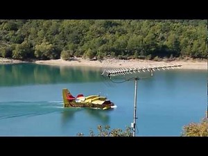 Canadair @ Lac de St. Croix - Fast stop