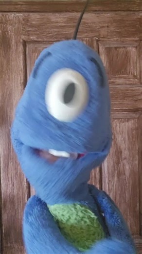 PIÑATA FAILS? ALIEN REACTS! BLOOOB #shorts #funnyfails #puppets