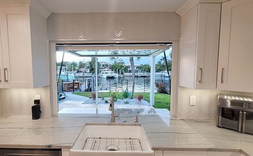 ActivWall Gas Strut Windows