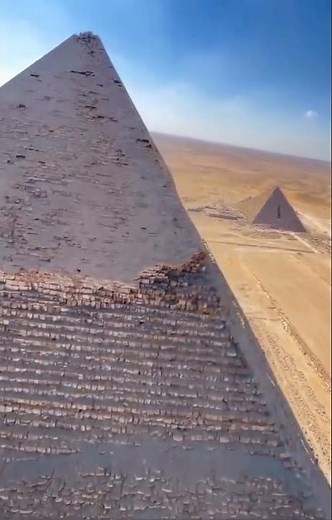 Pyramid of khafre.