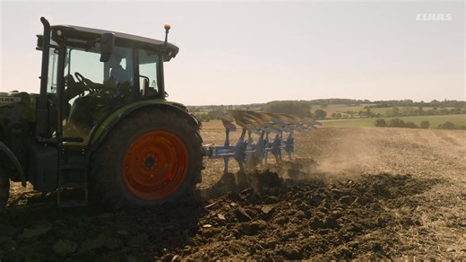 Whether on the field or in the yard, spontaneity is what's needed on a family farm. Challenge accepted. ✅ 💪 With the new AXOS 3, you can count on having a flexible and reliable partner by your side to help you tackle all the challenges. Thanks to intuitive controls and smart operator assistance systems, anyone can jump in the driver's seat and go – from experienced hands to young family members. Discover all the benefits of the AXOS 3 ➡️ https://claas-int.com/57_AXOS3 #CLAASchallengeaccepted | 