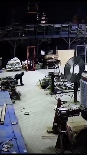 Daily Safety Fails🤯This is WHY We Must Secure Materials At All Times🤯 - PLEASE Stay Safe