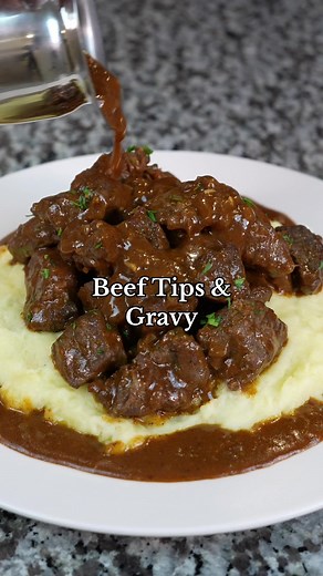 Delicious Slow Cooker Beef Tips & Gravy Recipe
