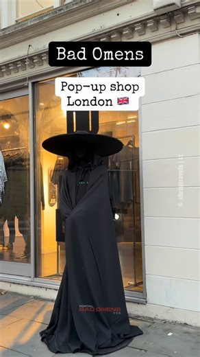 Portal Bad Ꙩmens on Instagram: "🇧🇷 Uma tour pela loja pop-up do Bad Omens em Londres! — 🇺🇸 Take a tour through the London pop-up Bad Omens Store! ~ Redação Portal Bad Omens 🇧🇷 ⠀ Siga @portalbadomens para mais! - Follow @portalbadomens for more! ✨ ⠀ © 𝘉𝘢𝘥 𝘖𝘮𝘦𝘯𝘴. 𝘈𝘭𝘭 𝘳𝘪𝘨𝘩𝘵𝘴 𝘳𝘦𝘴𝘦𝘳𝘷𝘦𝘥. #BadOmens #BadOmensBrasil #BadOmensFans #NoahSebastian #NickRuffilo #NickFolio #JoakimKarlsson #Metalcore #MetalcoreBand #RockMusic #MetalMusic #HeavyMusic #AltMetal #PostHardcore #Spect