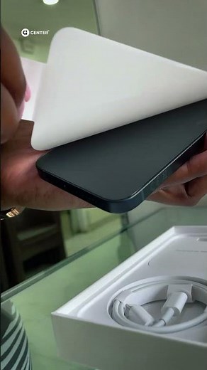 Unboxing the iPhone 13 Midnight ✨👌🏾