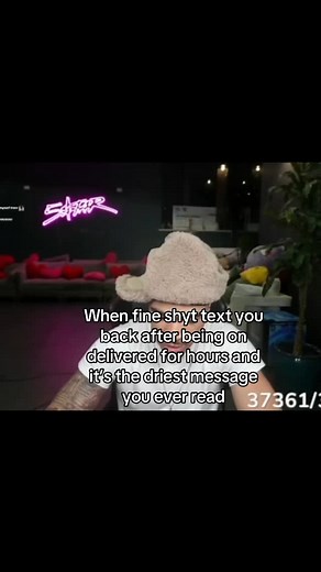 Roe on Instagram: "Drawstrings are a practical and stylish fastening method commonly found in clothing, bags, and accessories. They consist of a cord or string threaded through a casing or eyelets, allowing the wearer to adjust the fit or secure an opening with a simple pull and tie. 1. Uses of Drawstrings Drawstrings serve both functional and decorative purposes across various items: • Clothing: • Hoodies & Sweatpants – Used for tightening or loosening the waistband or hood for comfort and styl