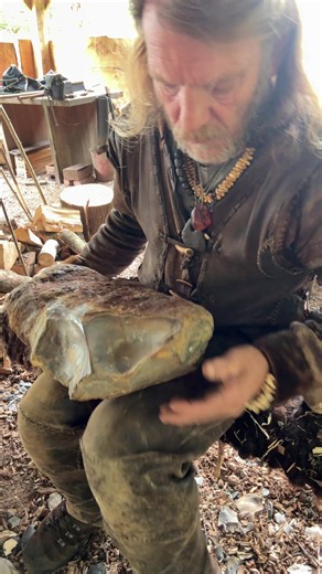 Some Flints are bigger than others. This is me approaching a rock that I believe is going to have some great colours in it. #flintknapping #ancienttechnology