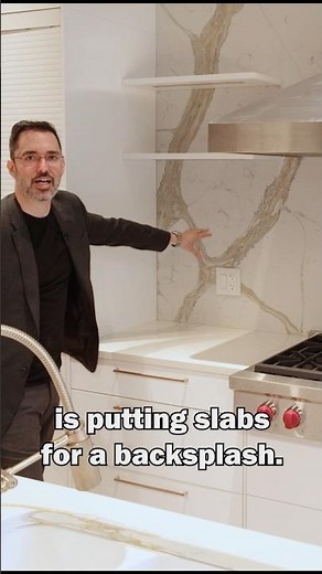 Kitchen Backsplash Design Using Slabs #kitchenbacksplash #kitchendesign #interiordesign