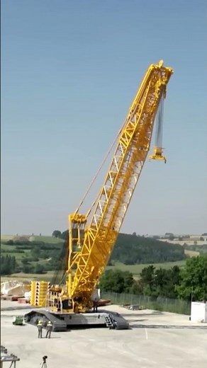 Assembling a Crawler Crane