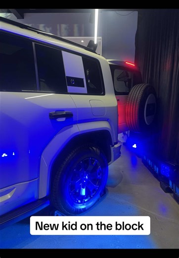 Denza B5: The New 5-Seater Plug-in Hybrid 4WD