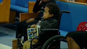 #LIVEonLocal12 News at 11:55 p.m. with Liz Bonis Local 12 News is live streaming: http://local12.com/live A brave 5-year-old boy is battling a rare form of cancer, and doctors have given him only a couple of months to live. Brad Underwood Local 12 shows us how one community is giving support and staying #TaylorStrong | LOCAL 12, WKRC-TV