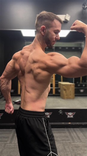 Time in the game >> 💉shortcuts ..Dm me “CHANGE” for 1:1 Fitness Coaching 🔥 #gymtok #gymmotivation #musclecontrol #munzfitness