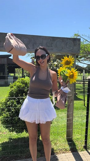 Sunny Day Vlog: Exploring Sunflower Fields with Deja and Kat