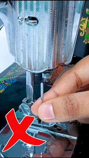 The correct way to insert the needle😎 || sewing machine tips #shorts #usetips