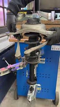 Audi Q5 Front Strut and Shock Replacement using ‪@MonroeSuspension‬ #monroeshocks #RideControl