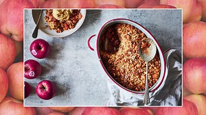 How to make apple crumble: Try this easy traditional British dessert recipe