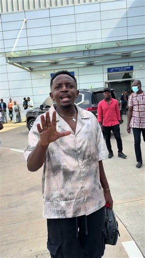 Merci de nous avoir ramené ce monument de la musique africaine @SHE | africans song