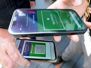 COVID-19: Government institutes proof of vaccination policy for Alberta Public Service