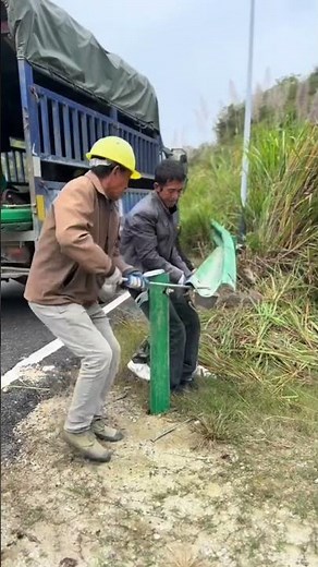 🛠️ “How to Remove Fence Posts Using Simple Tools – Smart and Effective!”