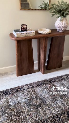 Stylish Console Tables for Your Small Entryway