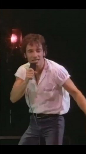 Bruce Springsteen - Dancing In the Dark (Song Analysis)