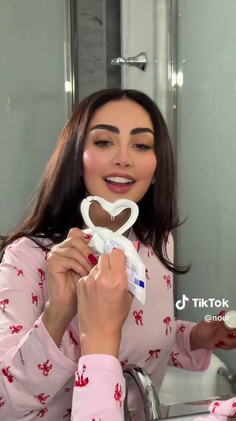 Sensodyne Clinical White calls for pretty little moments and a fresh, bright smile 🦷🪥✨ No more staining and sensitivity. 2 shades whiter with lasting sensitivity protection when used twice daily, in 8 weeks ✨ @Sensodyne Gulf #sensodyneclinicalwhite #whitersmile